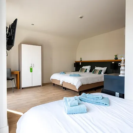 Amylia & Gratis Parking B&B 웬두이니